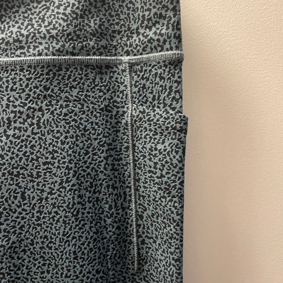 Athleta Sun Salutation Legging - Picture 5 of 6